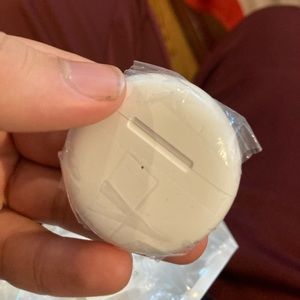 Pro 6 wireless white earbuds